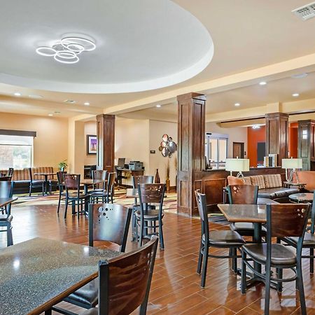 Best Western Plus Goliad Inn & Suites Exterior photo