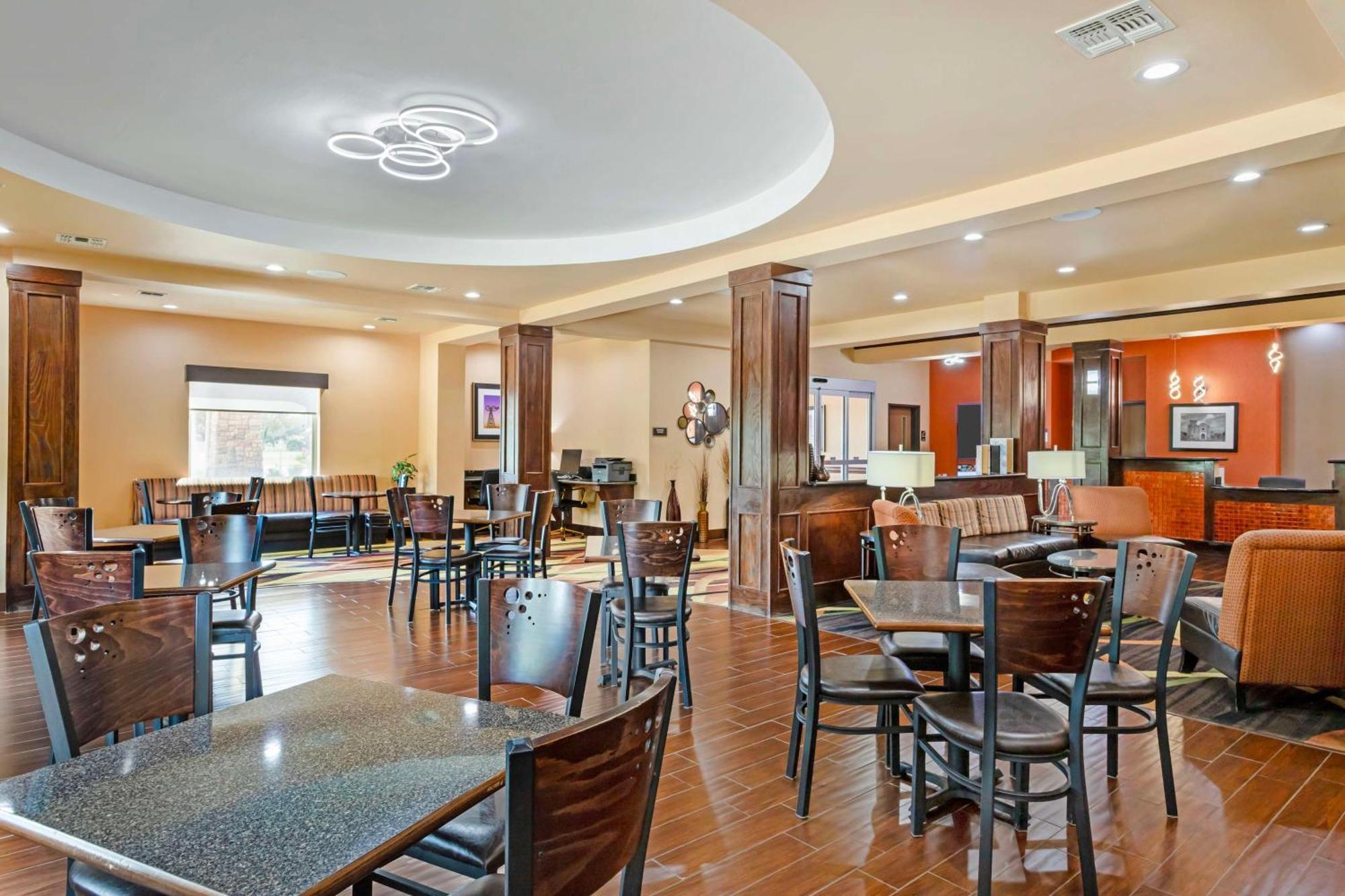 Best Western Plus Goliad Inn & Suites Exterior photo