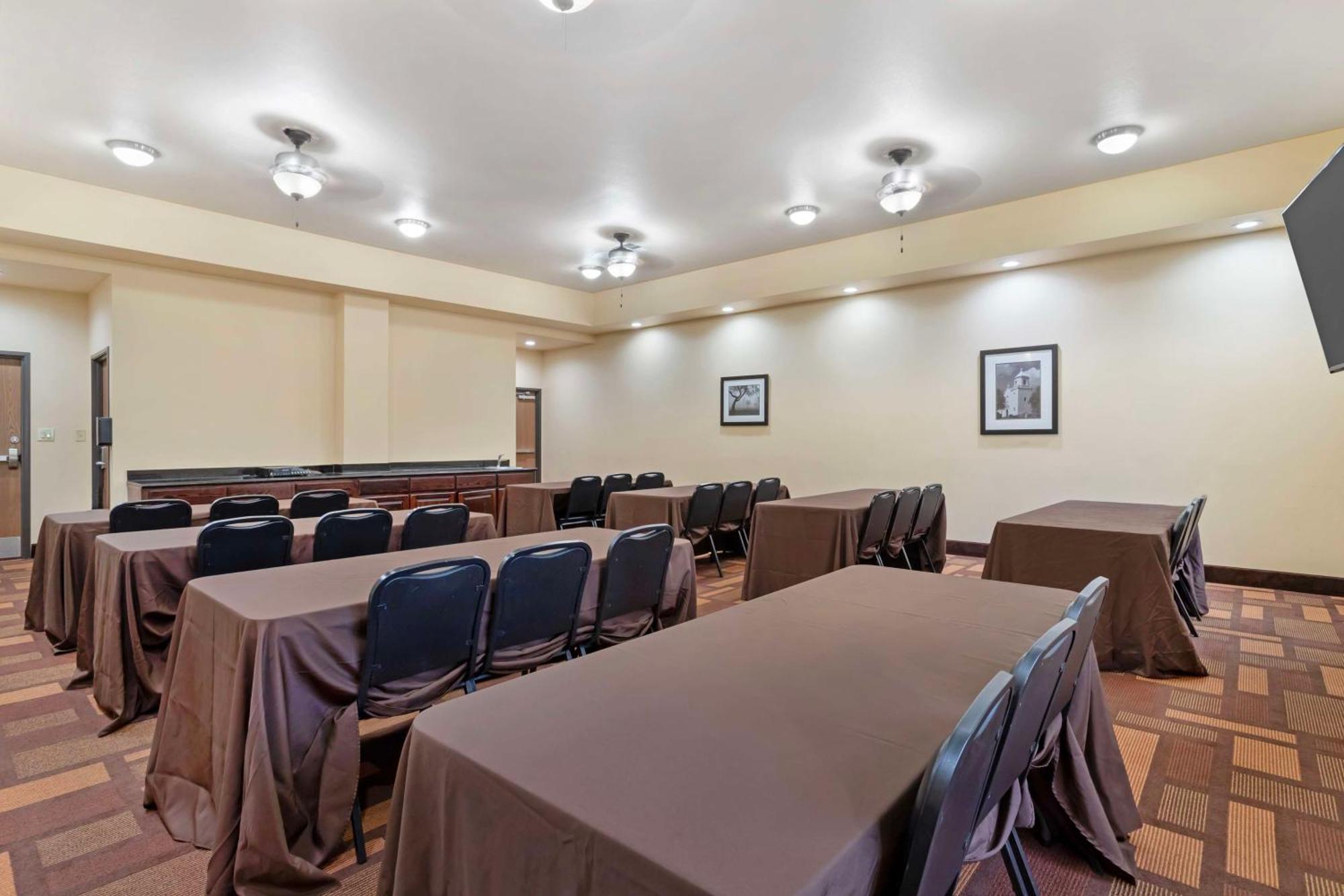 Best Western Plus Goliad Inn & Suites Exterior photo
