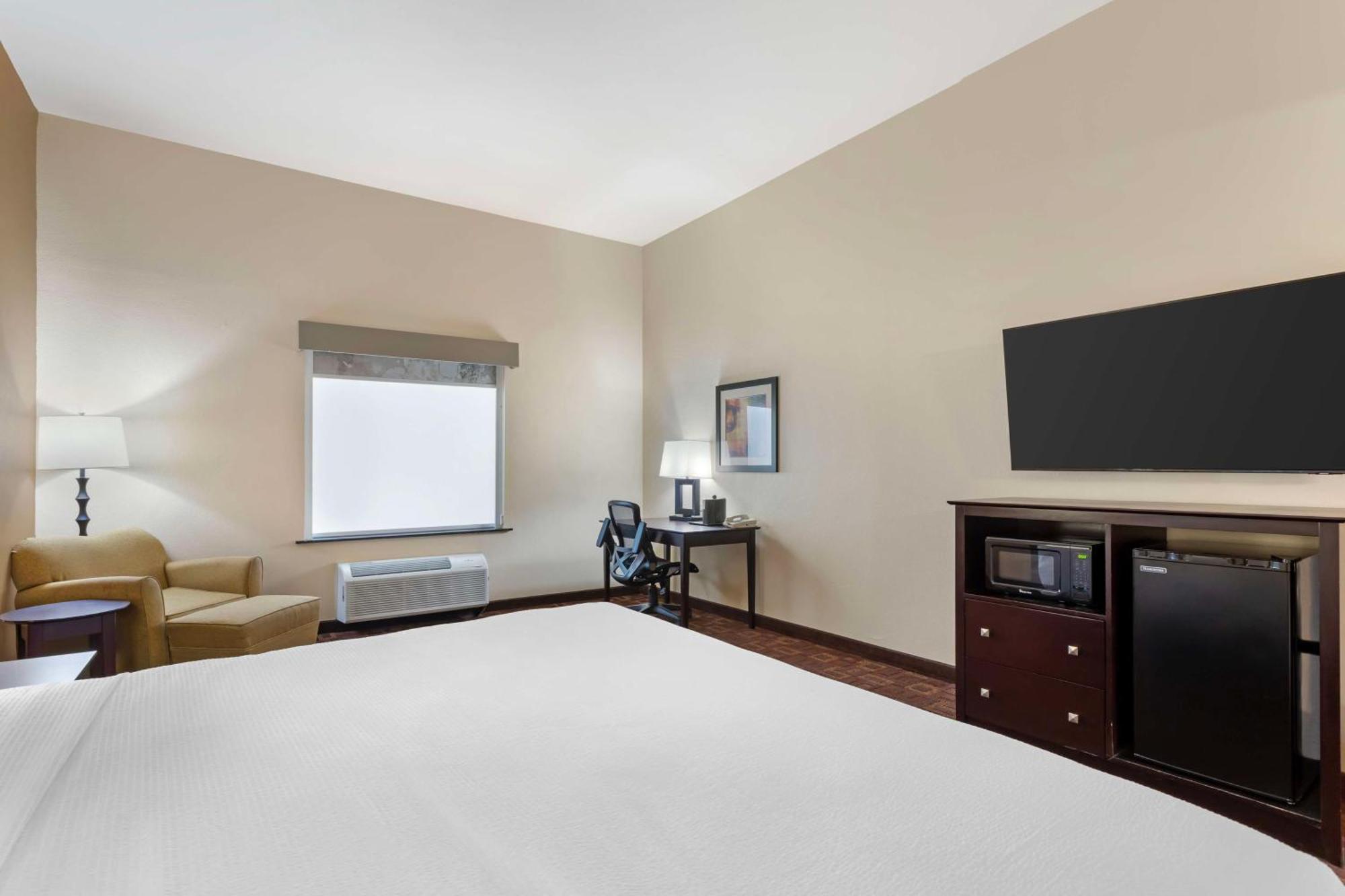 Best Western Plus Goliad Inn & Suites Exterior photo
