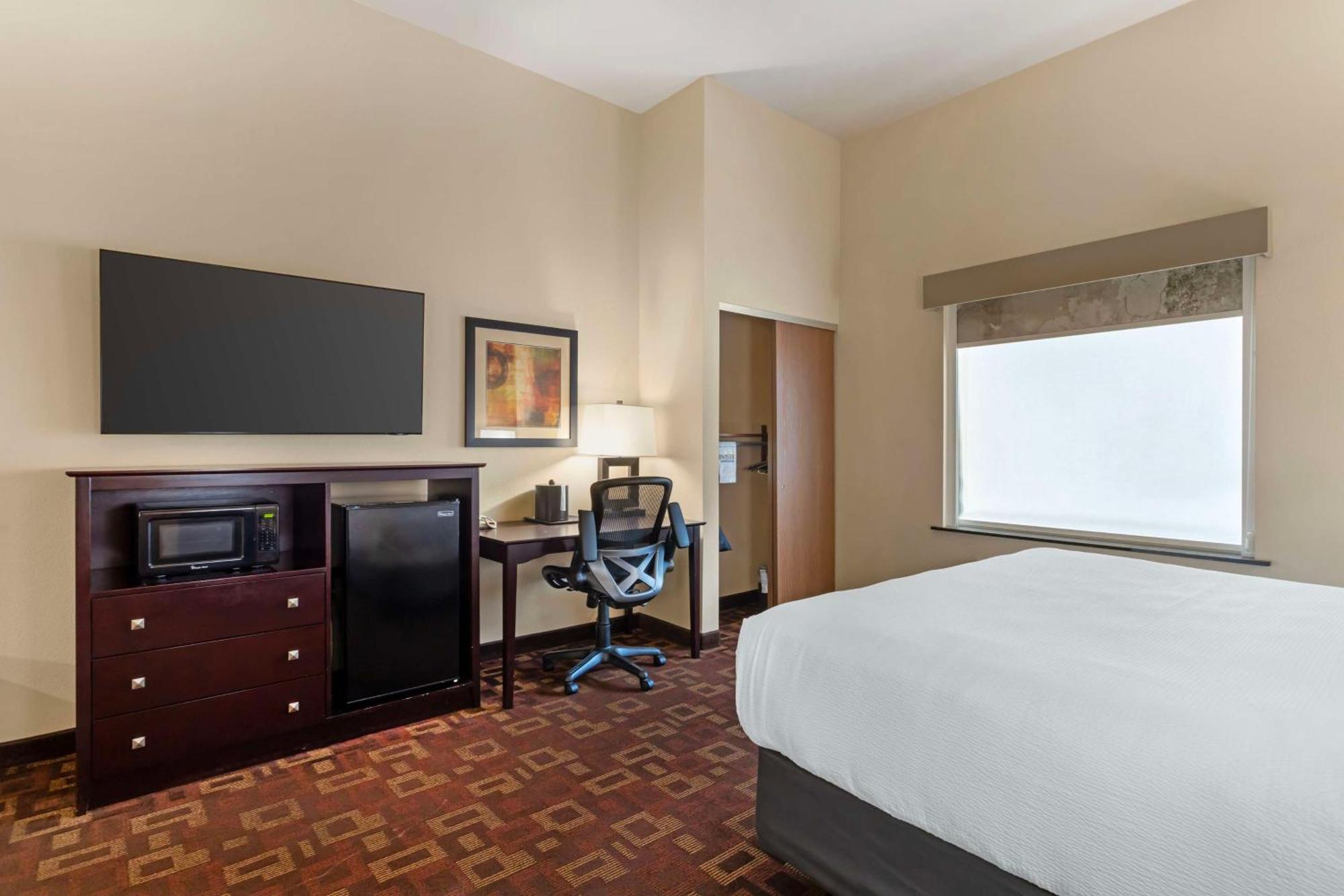 Best Western Plus Goliad Inn & Suites Exterior photo