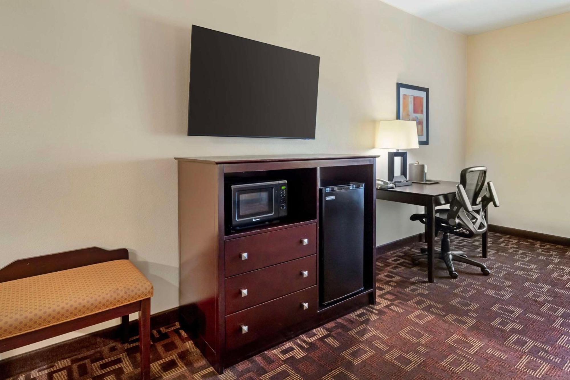 Best Western Plus Goliad Inn & Suites Exterior photo