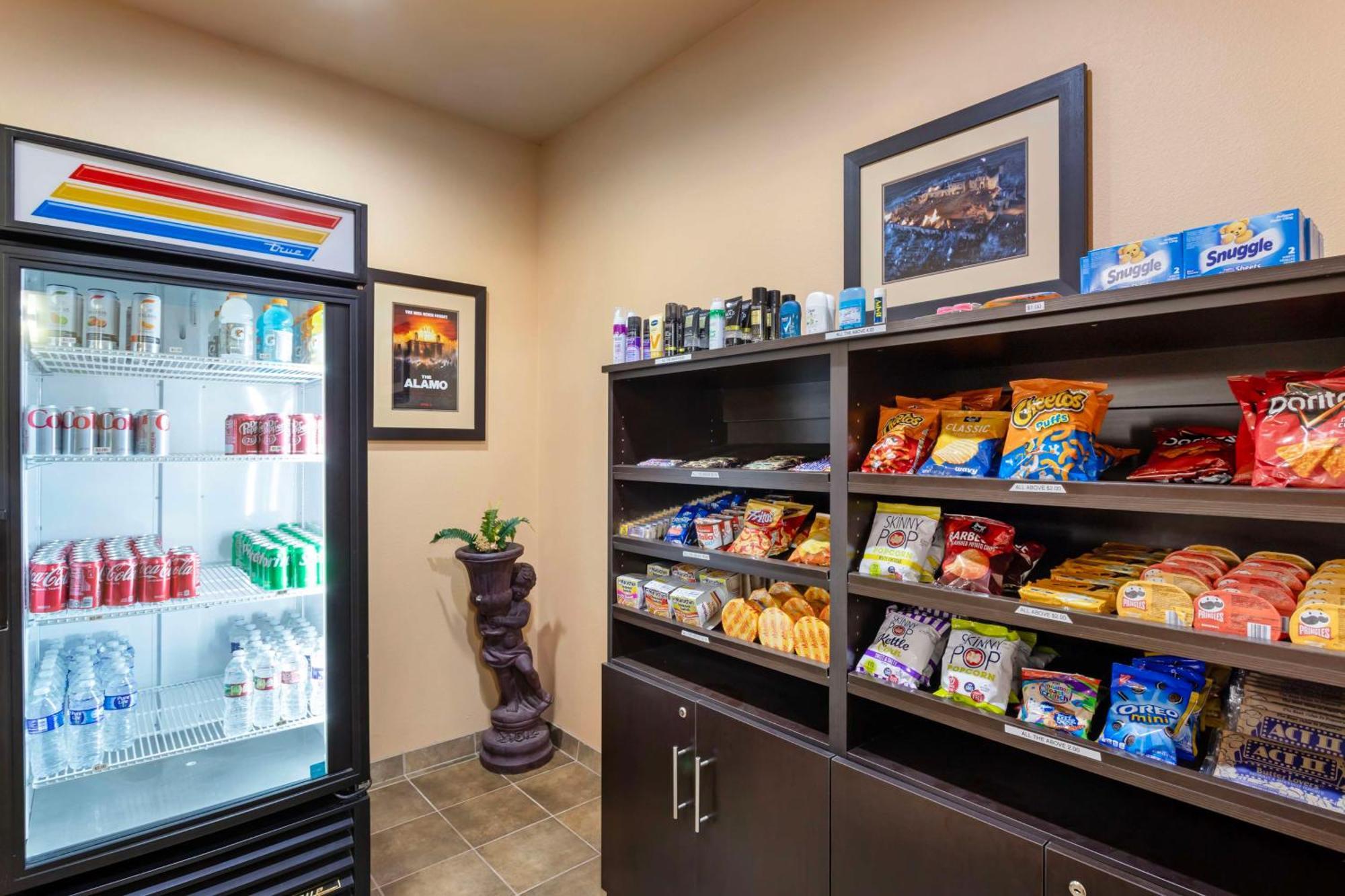 Best Western Plus Goliad Inn & Suites Exterior photo