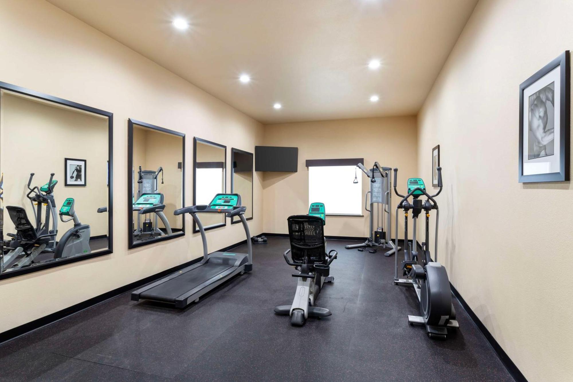 Best Western Plus Goliad Inn & Suites Exterior photo