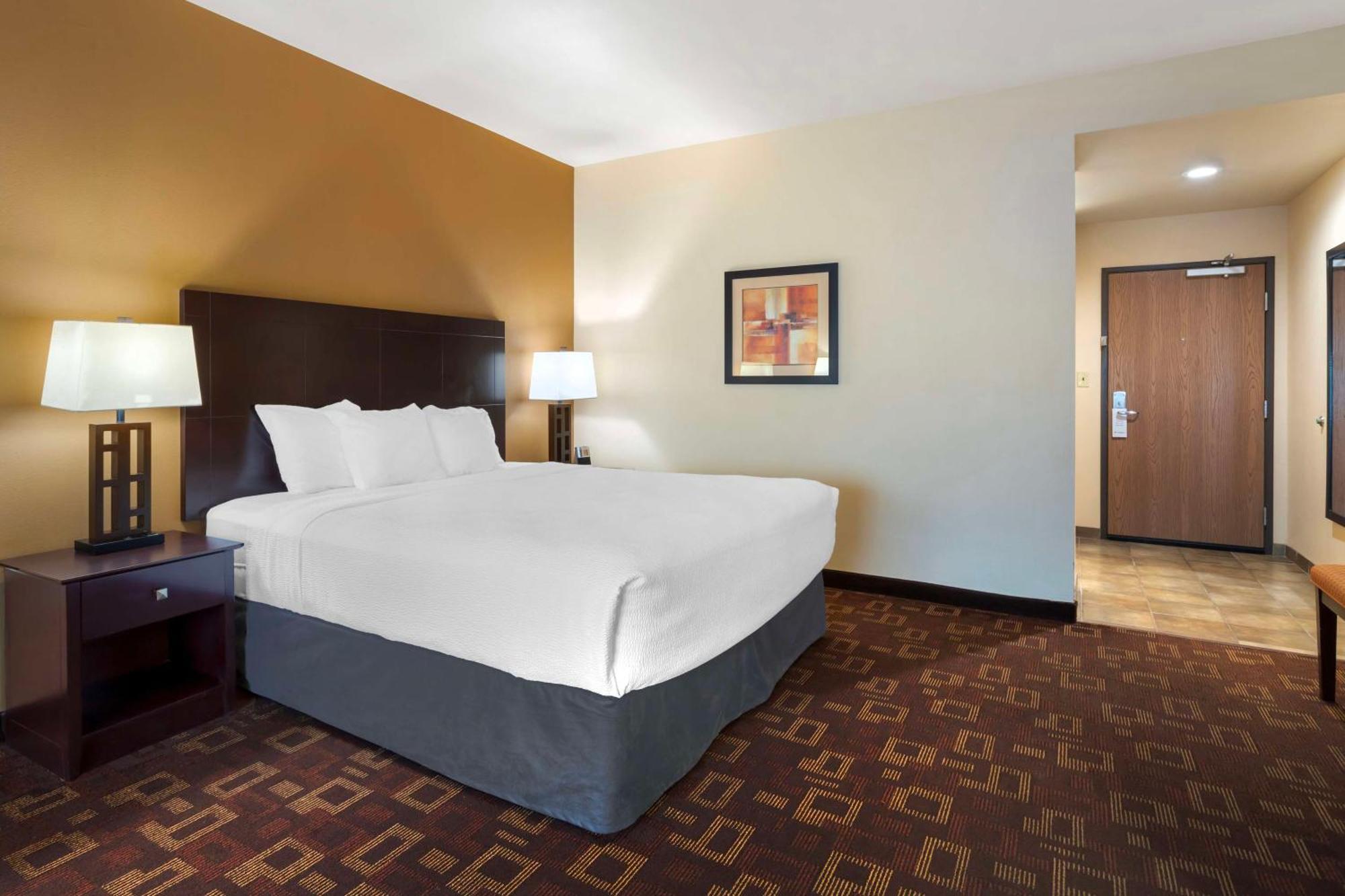 Best Western Plus Goliad Inn & Suites Exterior photo
