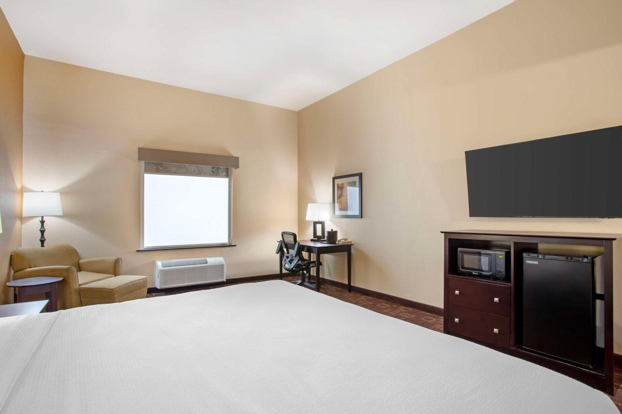 Best Western Plus Goliad Inn & Suites Exterior photo